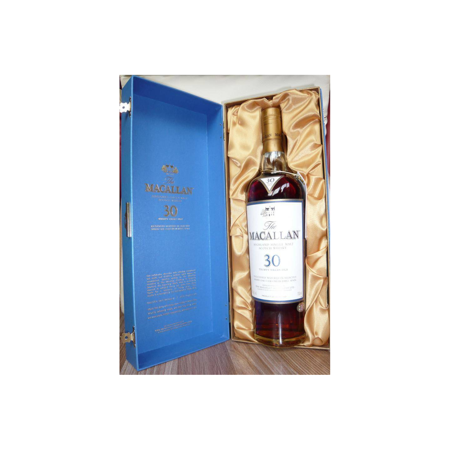 The Macallan 30 Years Single Malt Whisky 3