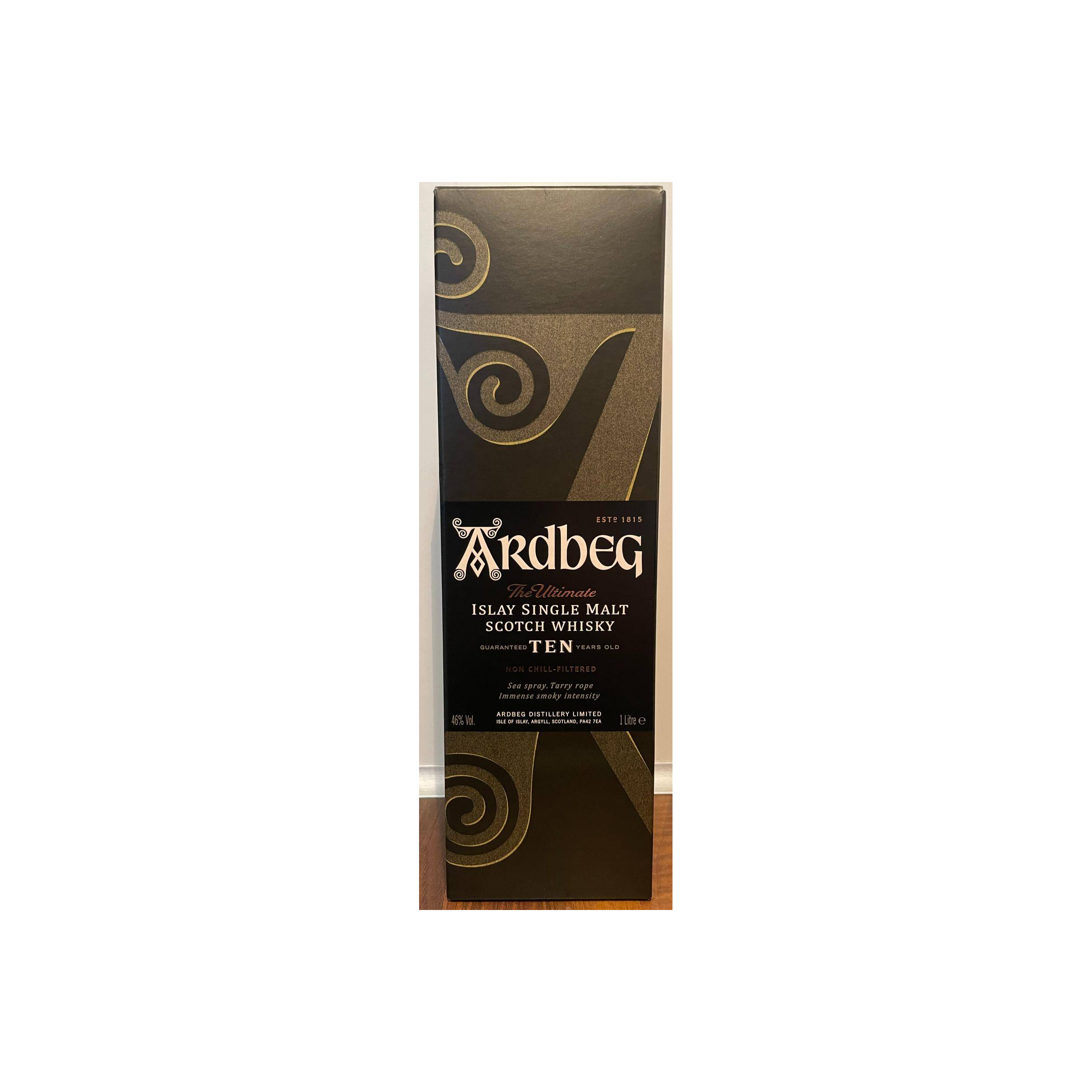 Ardbeg 10 Years Single Malt Whisky 3