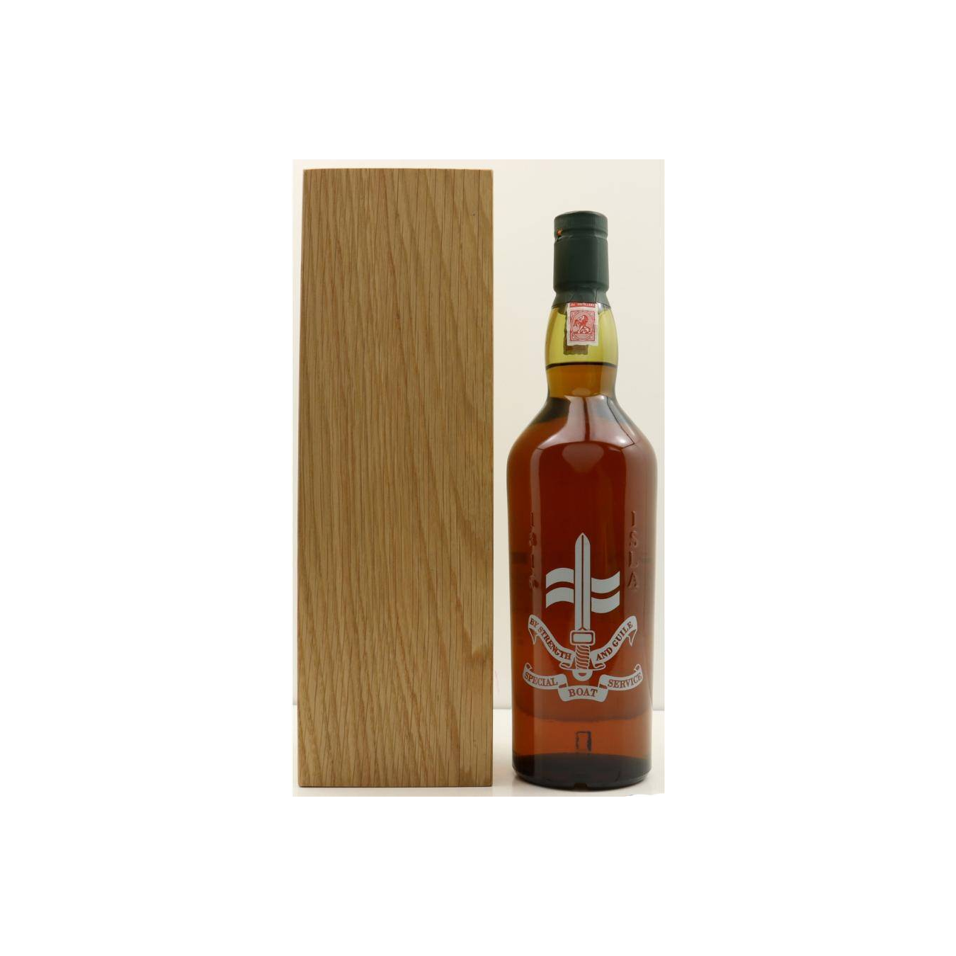 Lagavulin 16 Years Single Malt Whisky 3