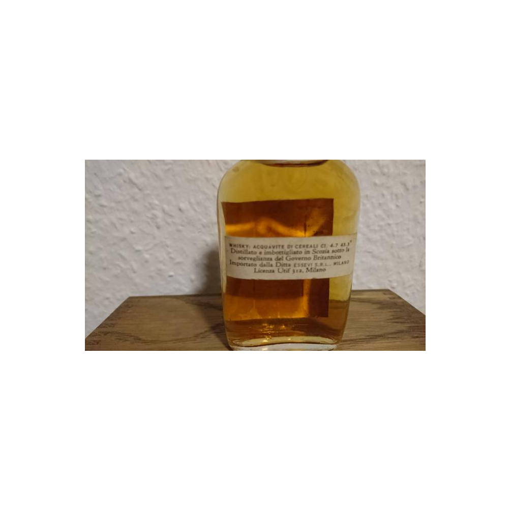 Glen Garry Blended Scotch Whisky 2