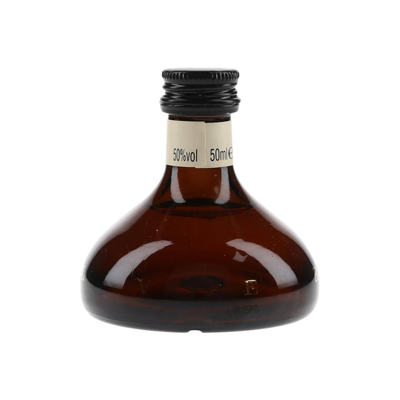 Chivas Regal Blended Whisky 3
