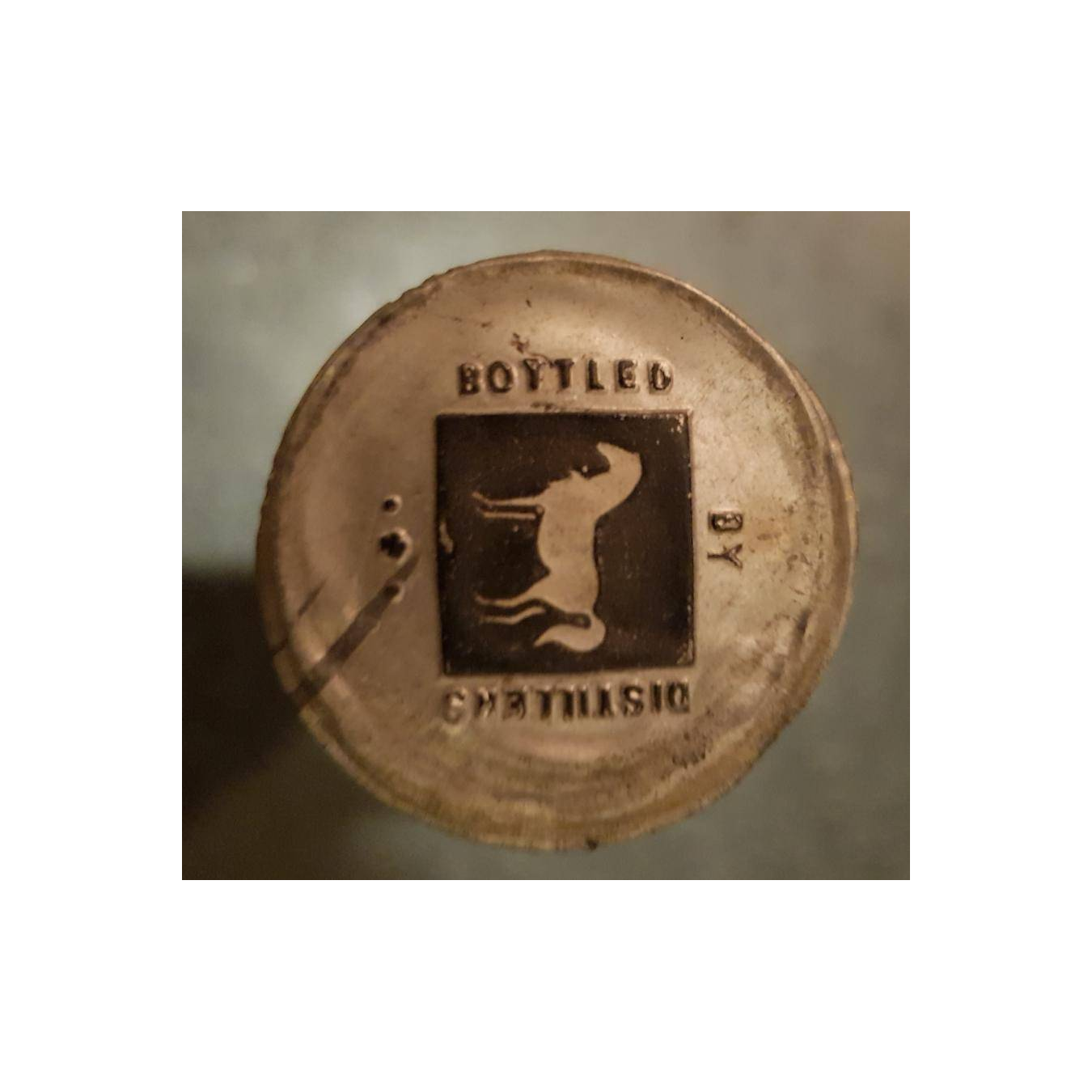 White Horse Blended Whisky 3