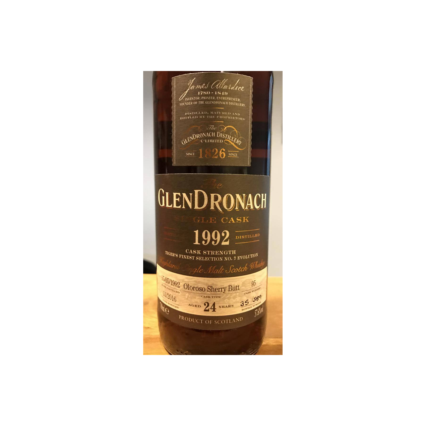 GlenDronach Single Cask 1992 24 Years Single Malt Whisky 2