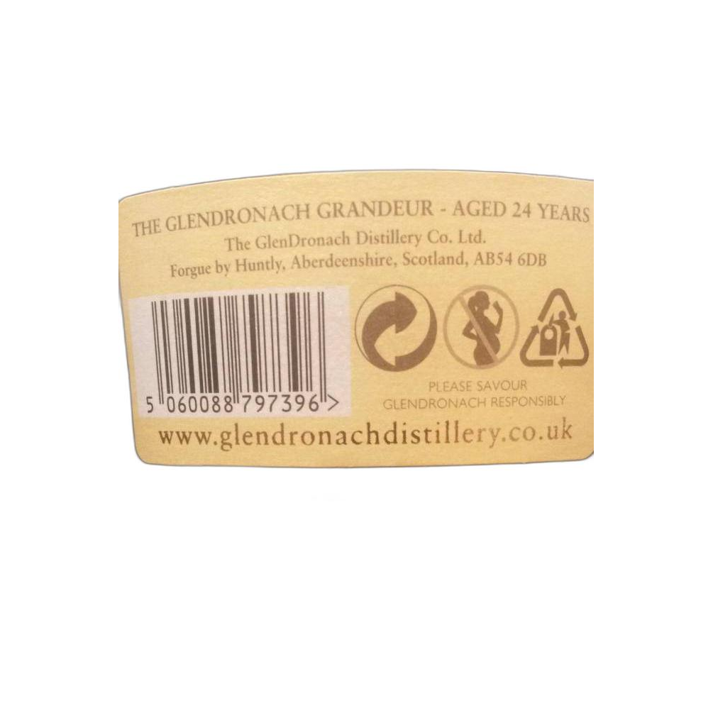 GlenDronach 24 Years Single Malt Whisky 3