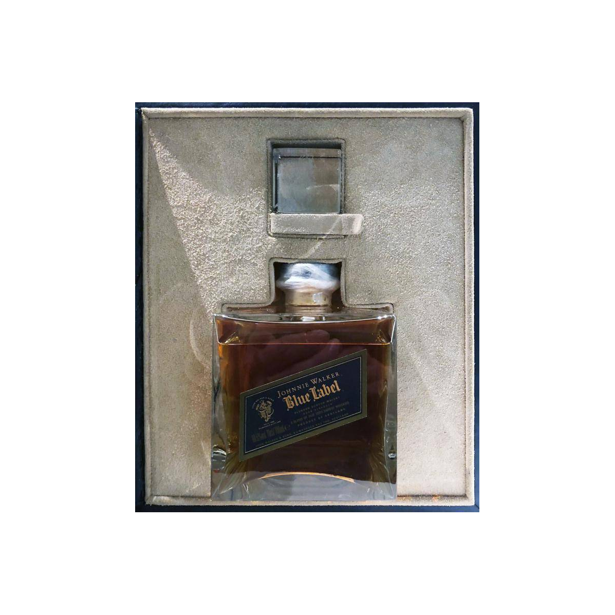 Johnnie Walker Blended Whisky 2