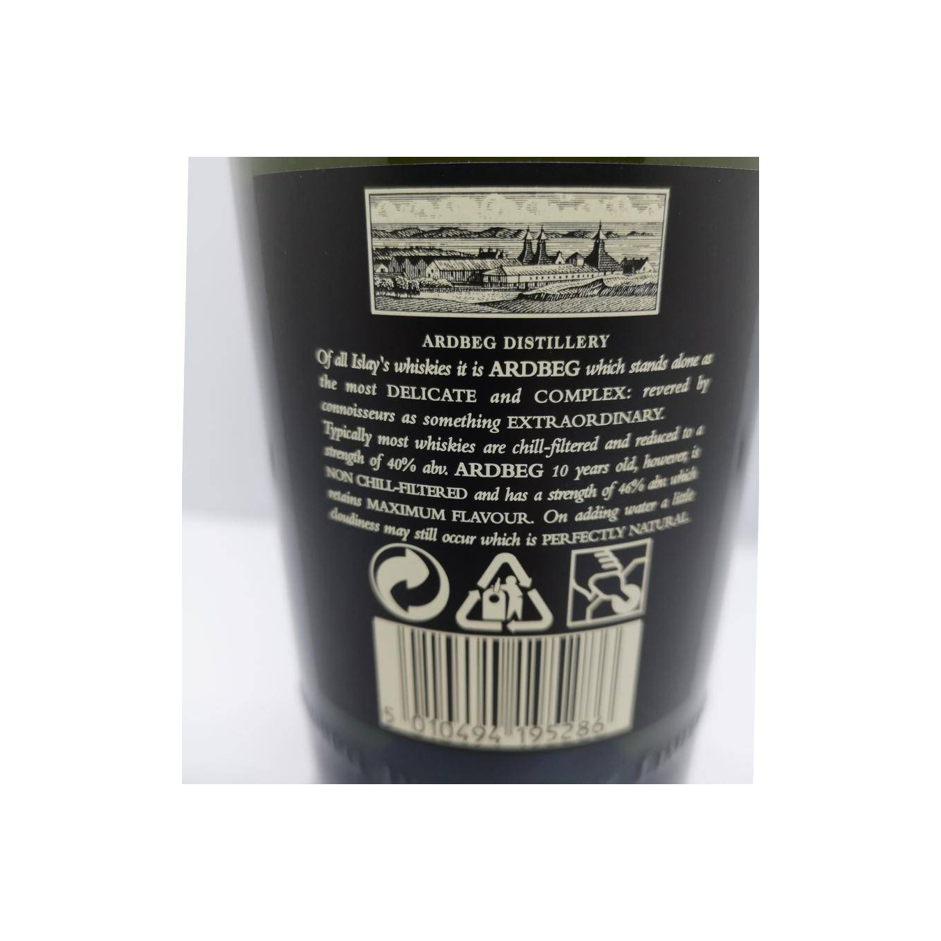 Ardbeg 10 Years Single Malt Whisky 3