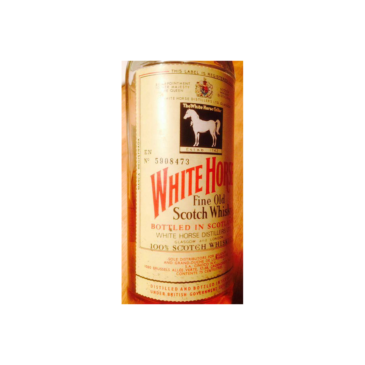 White Horse Blended Whisky 3