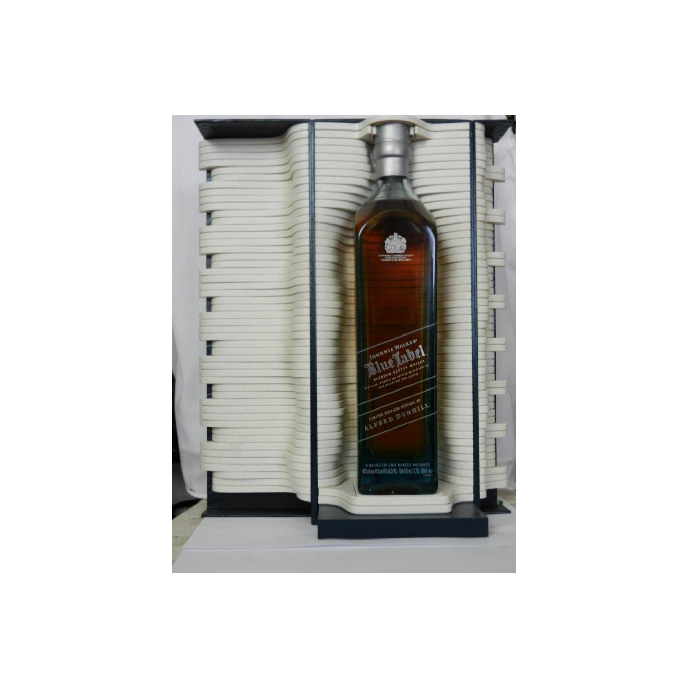 Johnnie Walker Blended Whisky 2