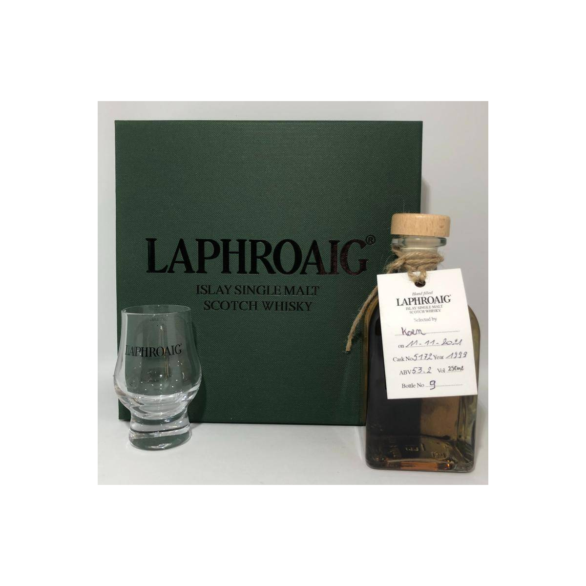 Laphroaig 1999 22 Years Single Malt Whisky 3