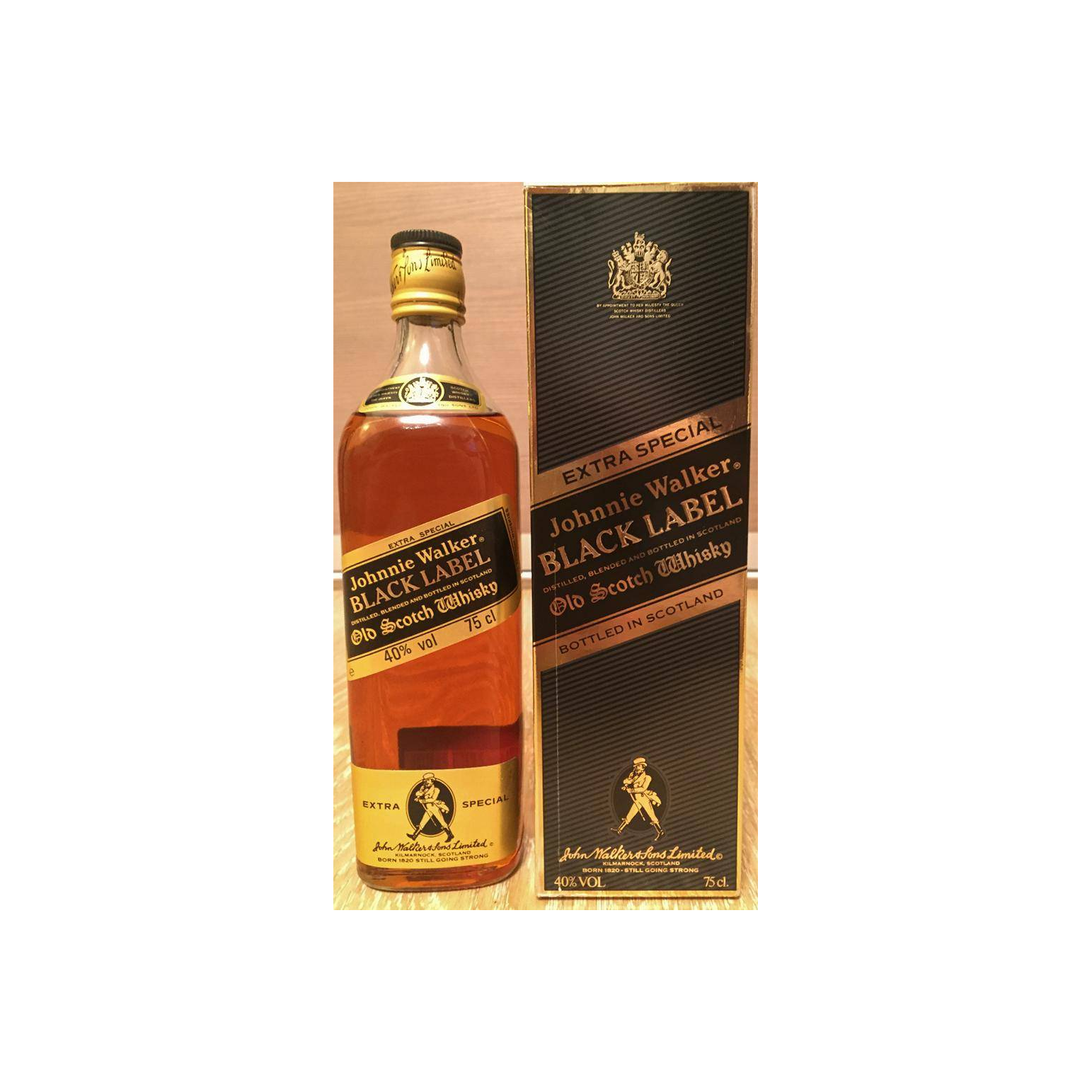 Johnnie Walker Blended Whisky 3