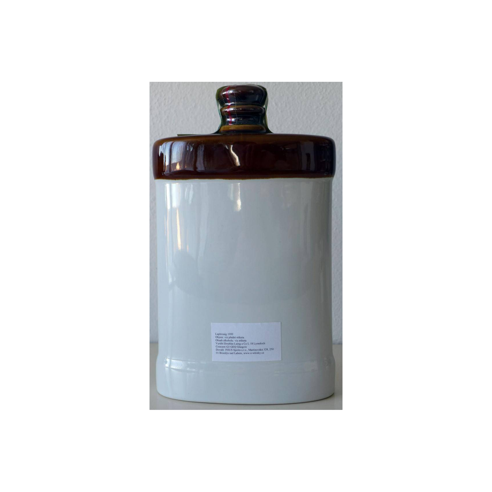 Laphroaig 9 Years Single Malt Whisky 3