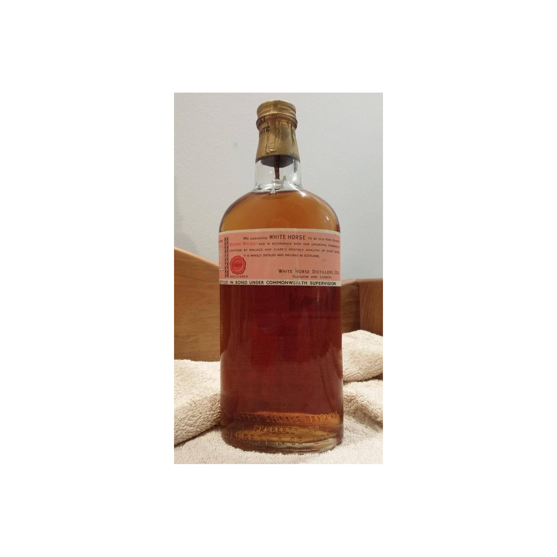 White Horse Blended Whisky 2