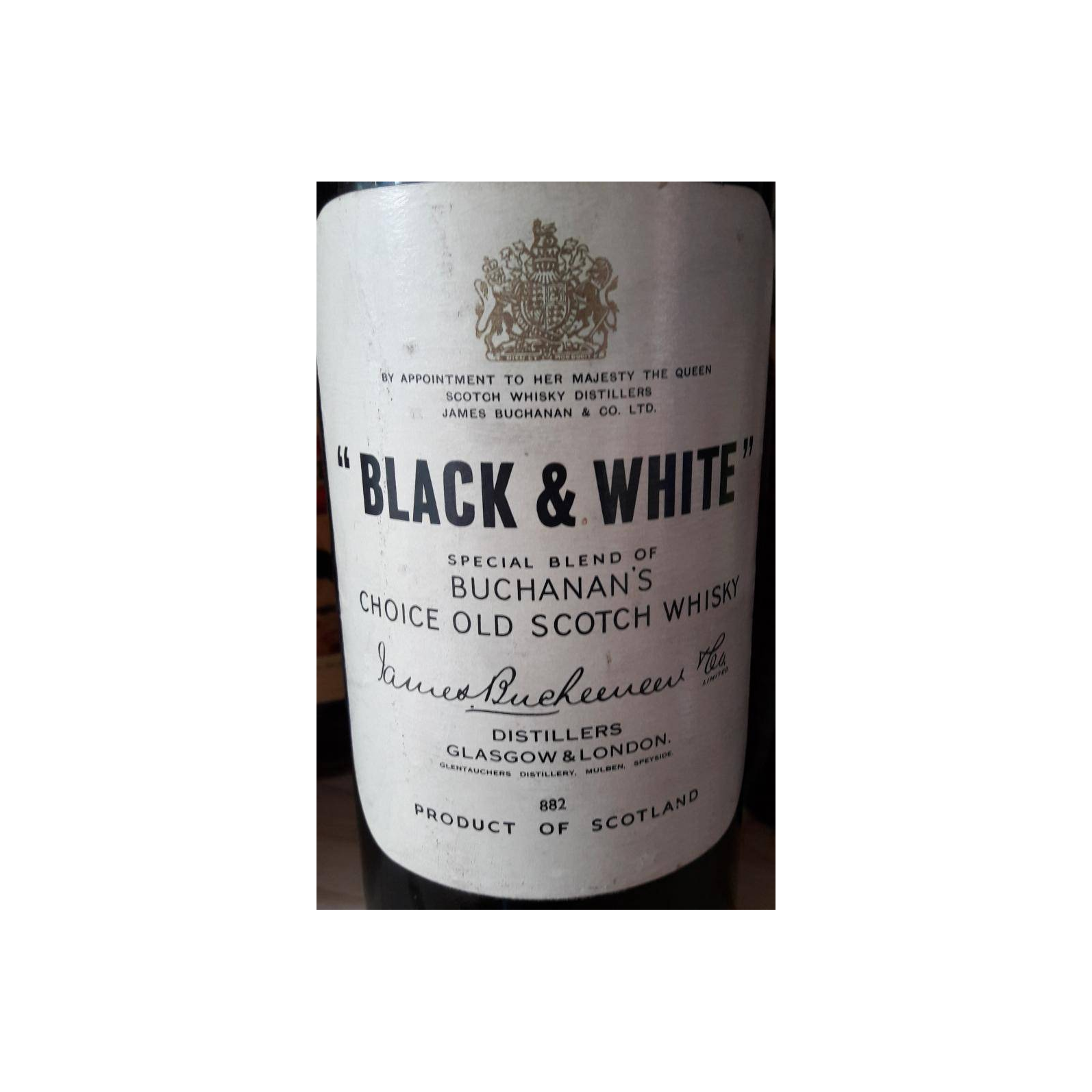 Black & White Blended Whisky 2