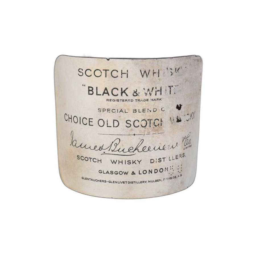 Black & White Blended Whisky 2