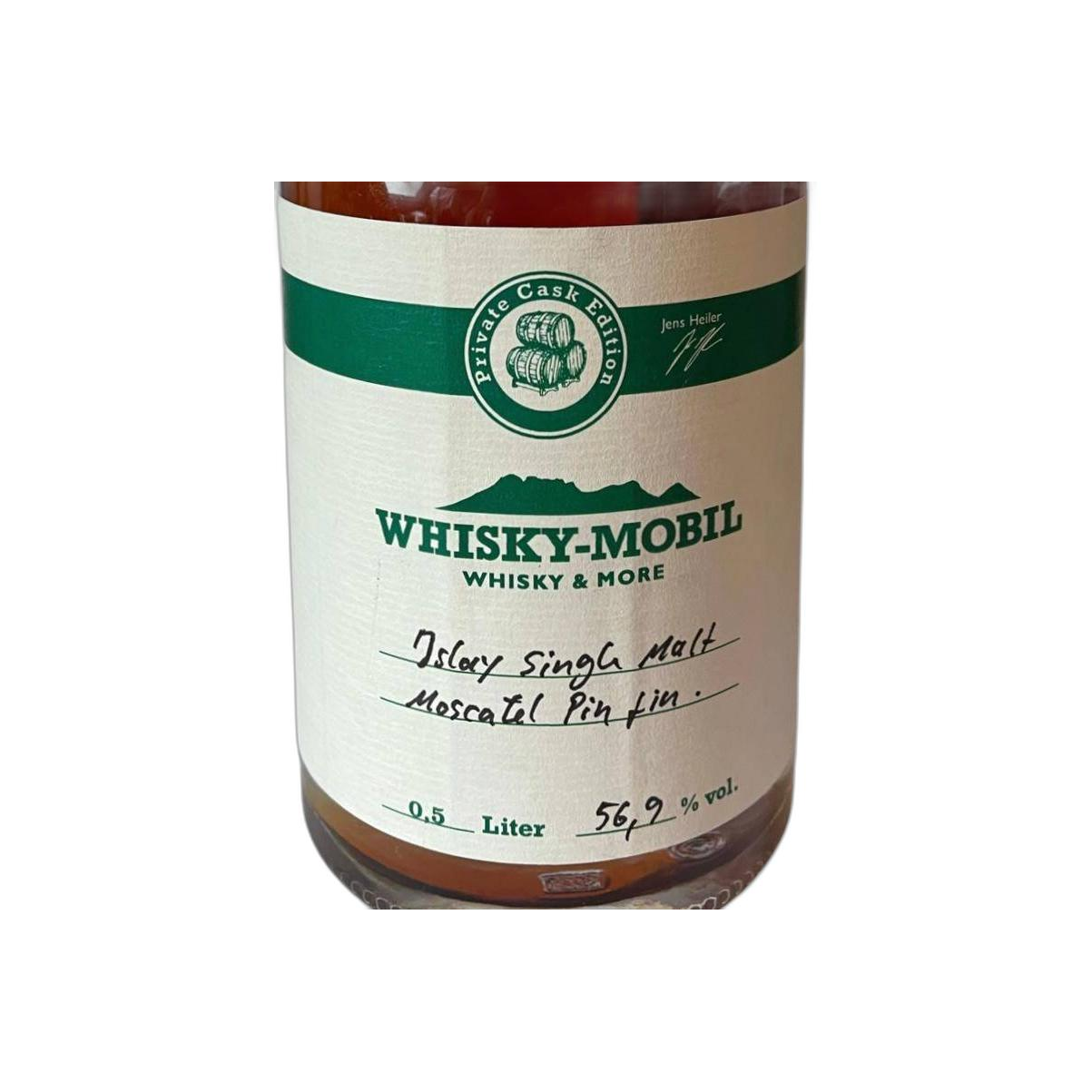 Islay Single Malt Moscatel Pin 2