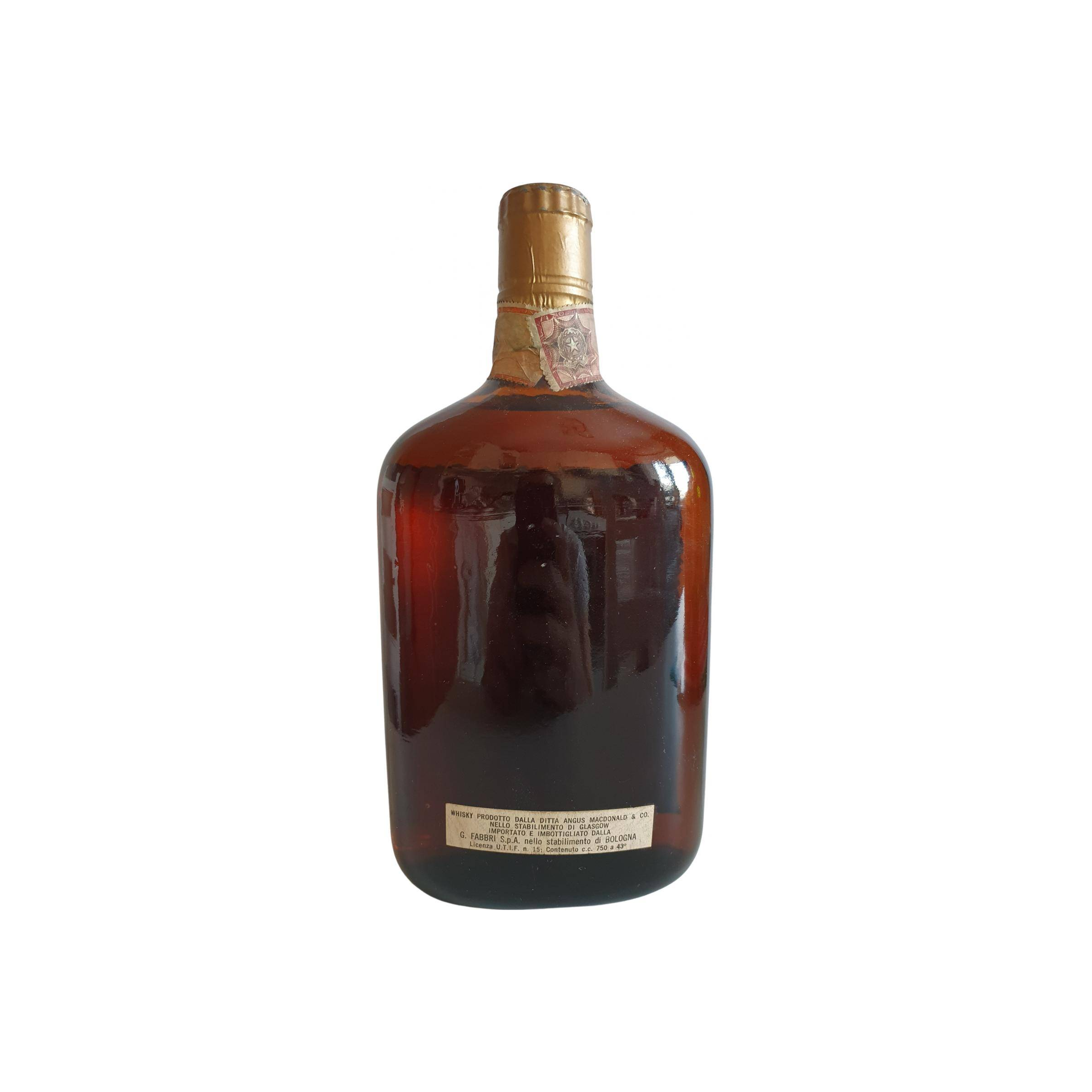 White Cat Very fine old Scotch Whisky 2