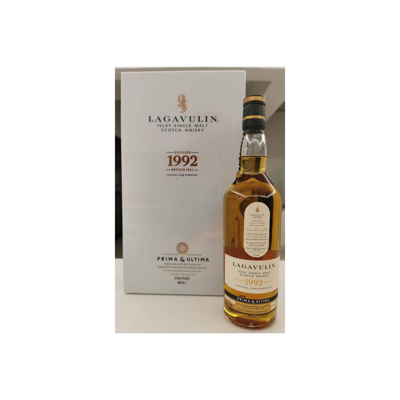 Lagavulin 1992 28 Years Single Malt Whisky 3