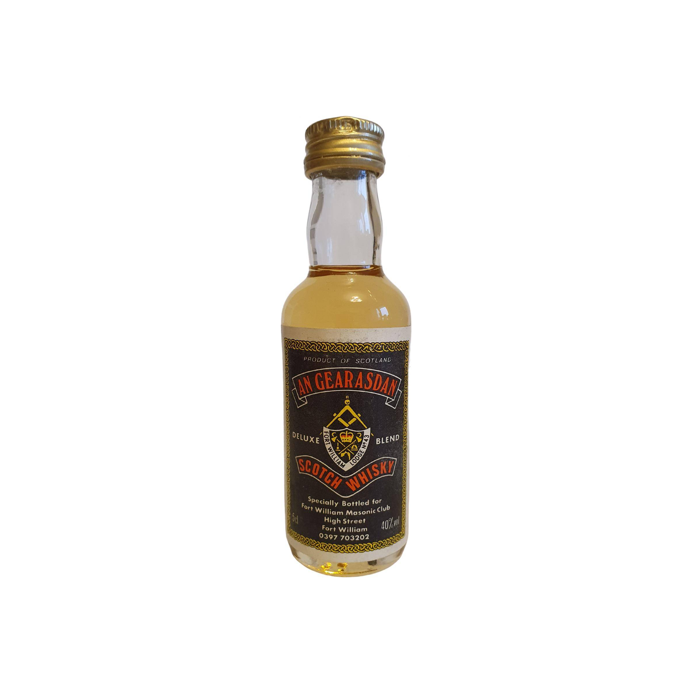 An Gearasdan Deluxe Blend Scotch Whisky 2