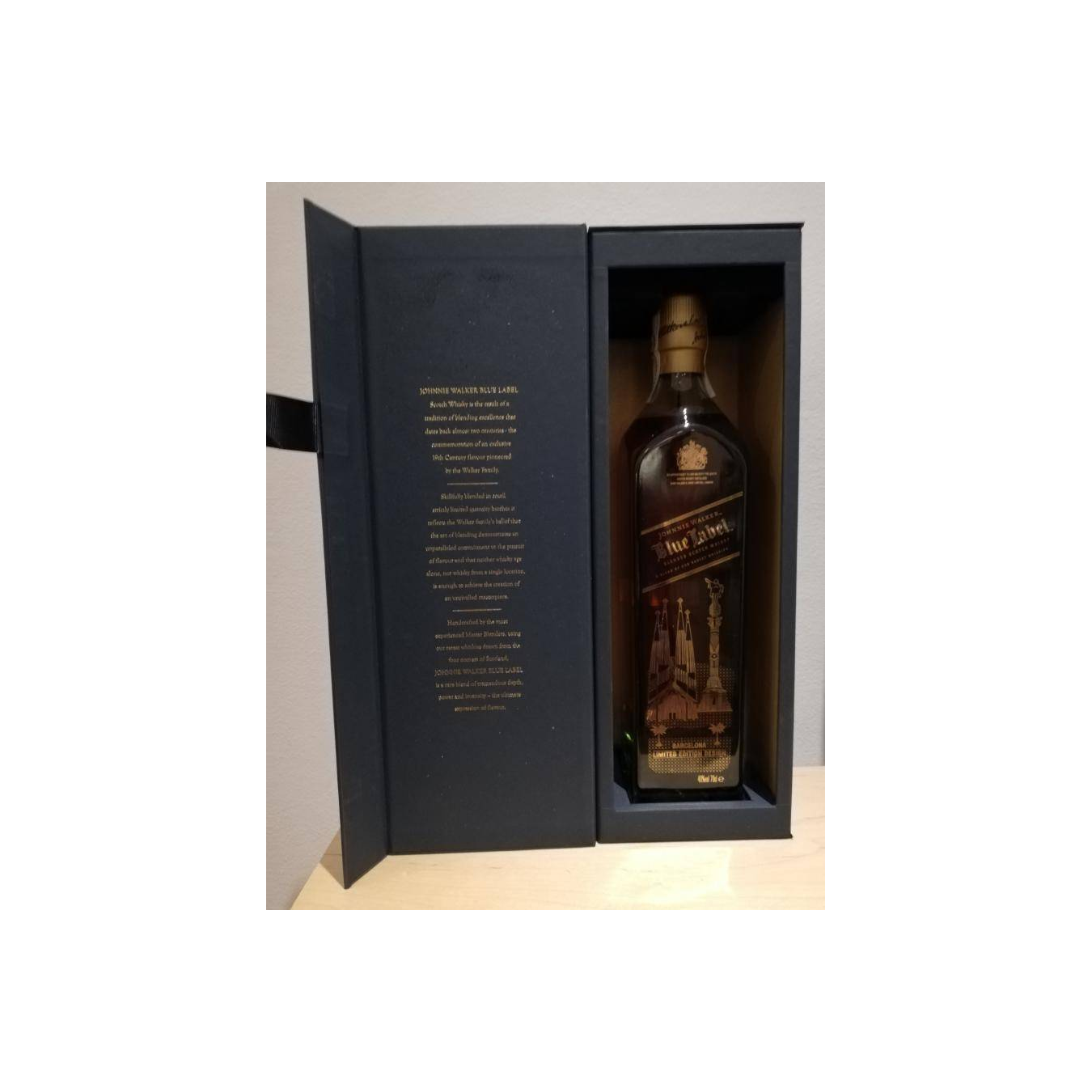 Johnnie Walker Blended Whisky 3