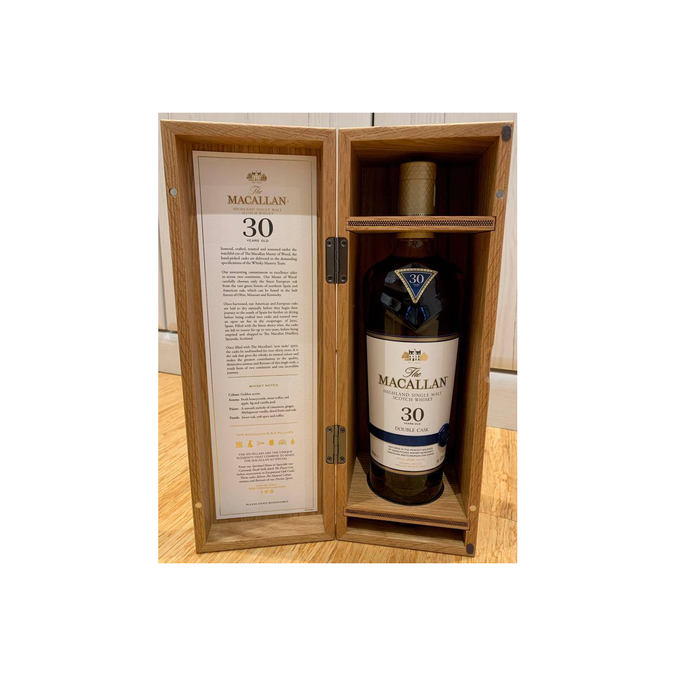 The Macallan 30 Years Single Malt Whisky 3