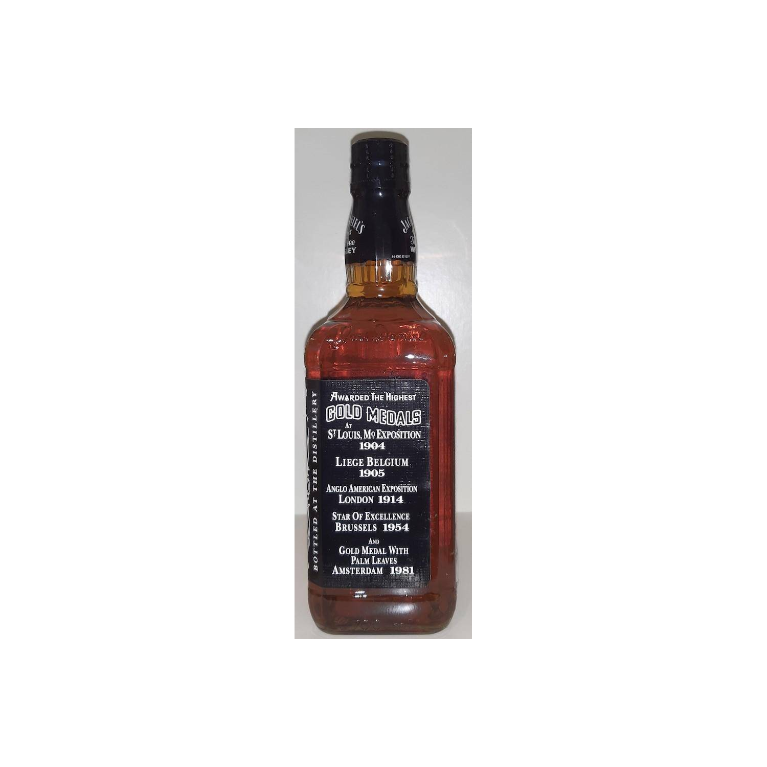 Jack Daniel's Tennessee Whisky  2