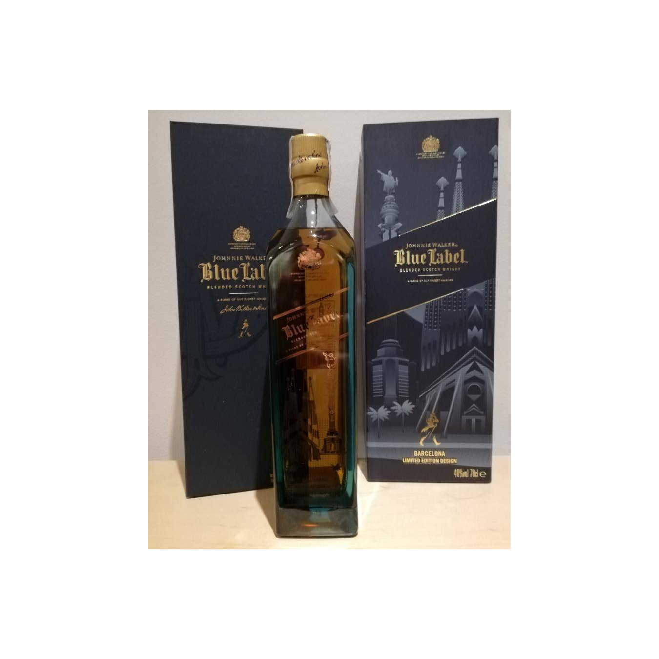 Johnnie Walker Blended Whisky 2