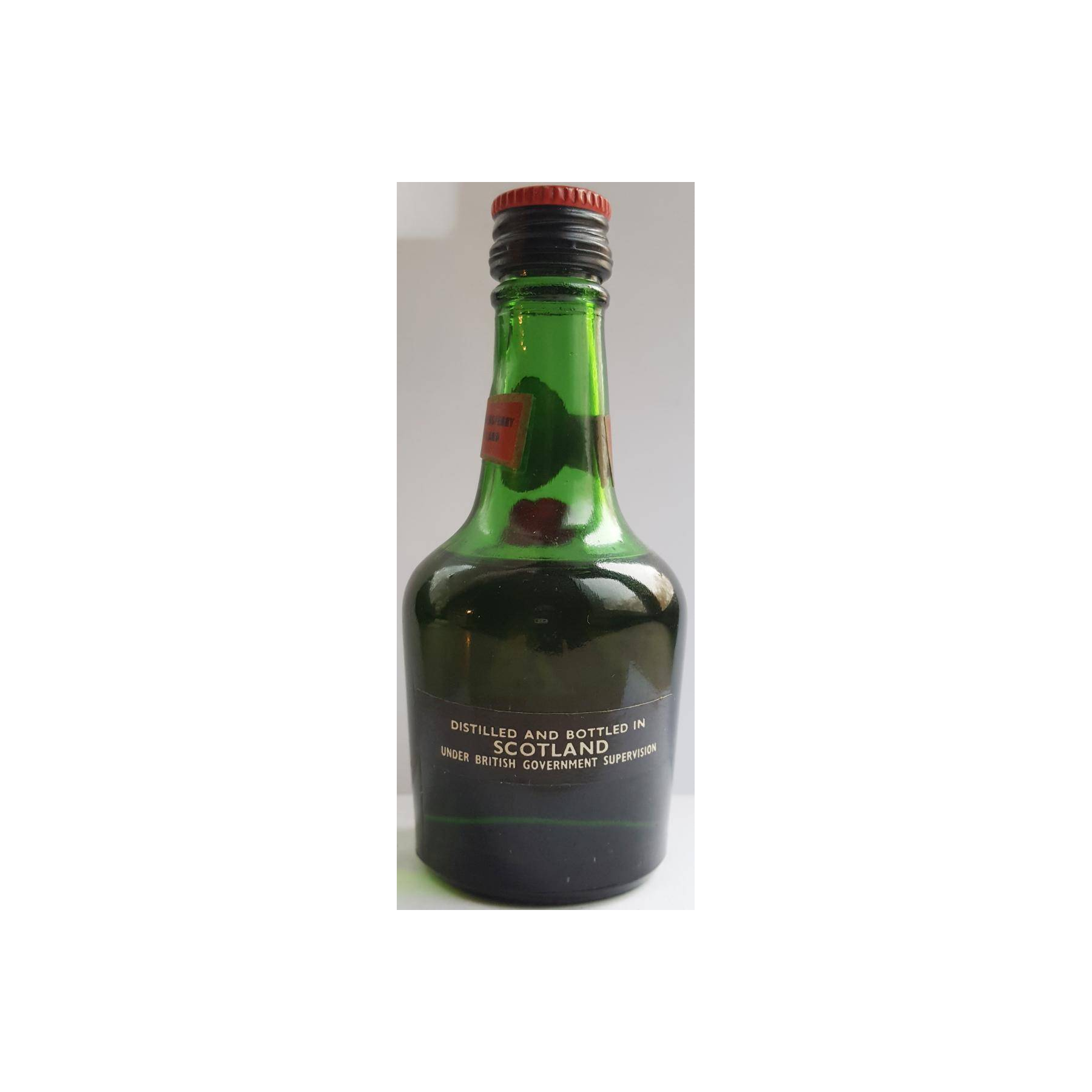 VAT 69 Finest Scotch Whisky 2