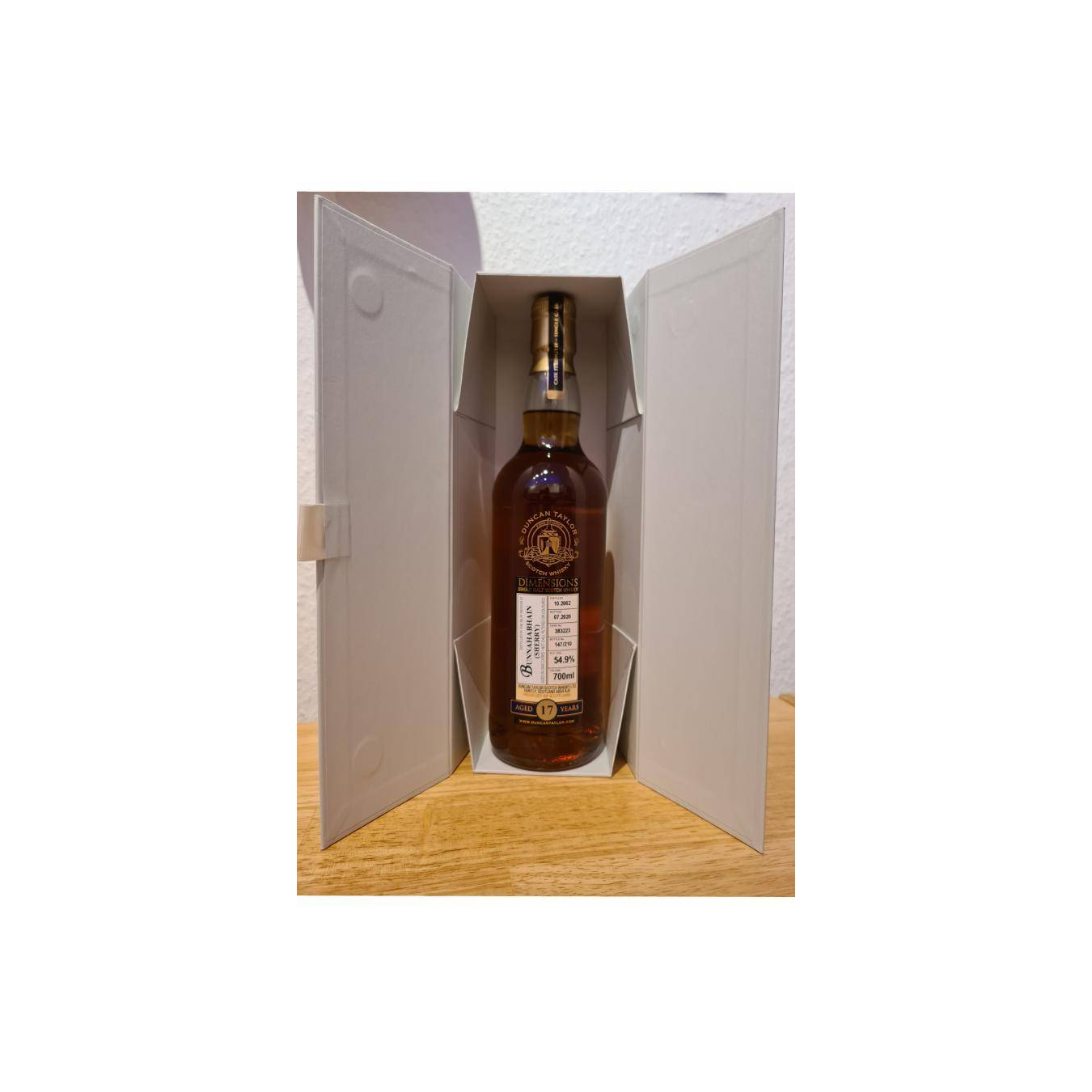 Bunnahabhain Dimensions 2002 17 Years Single Malt Whisky 3