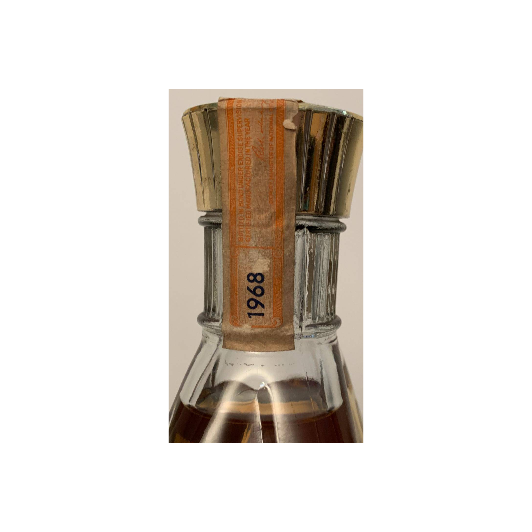 Canada House Canadian Whisky 3
