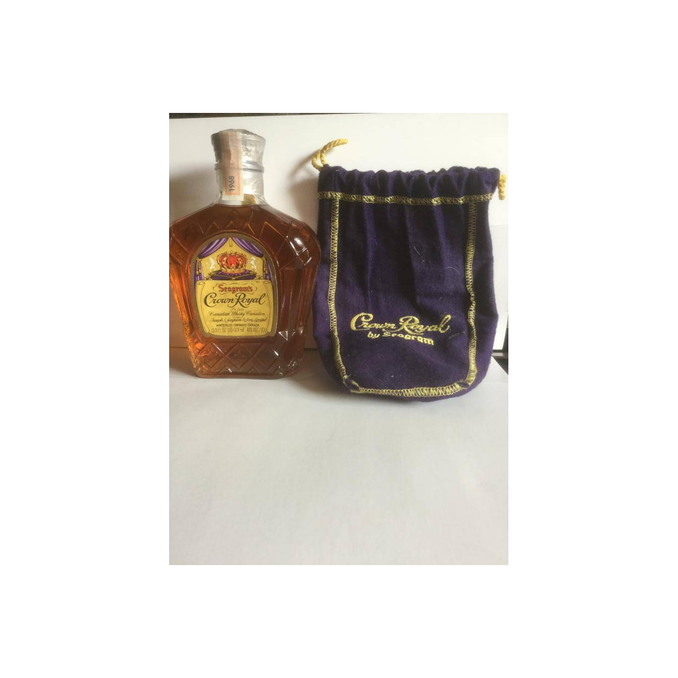 Crown Royal Seagram’s Crown Royal de Luxe 2