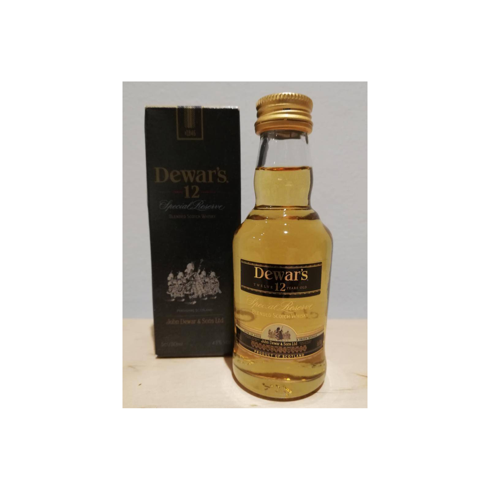 Dewar's Special Reserve 12 Years Blended Whisky 3
