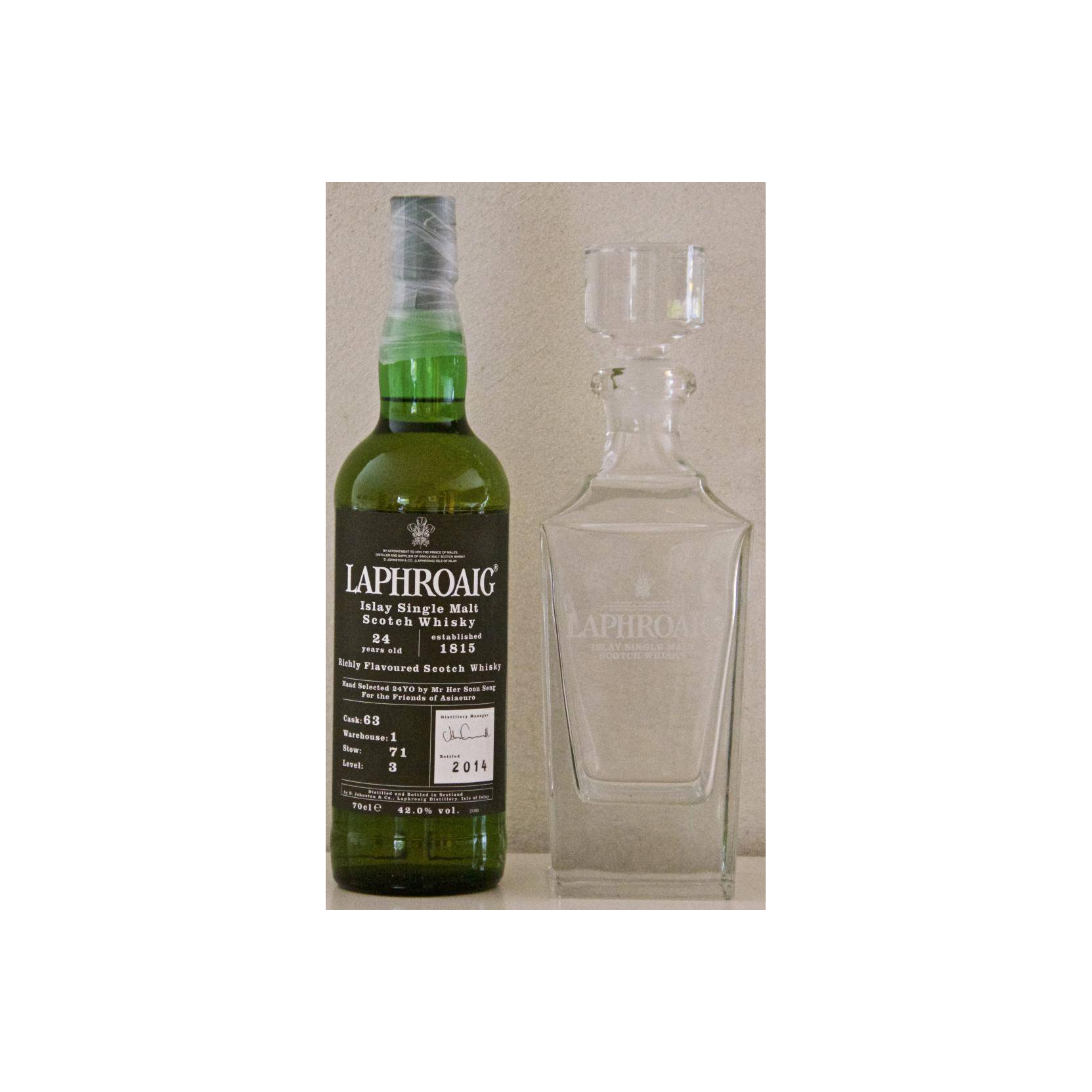 Laphroaig 24 Years Single Malt Whisky 3