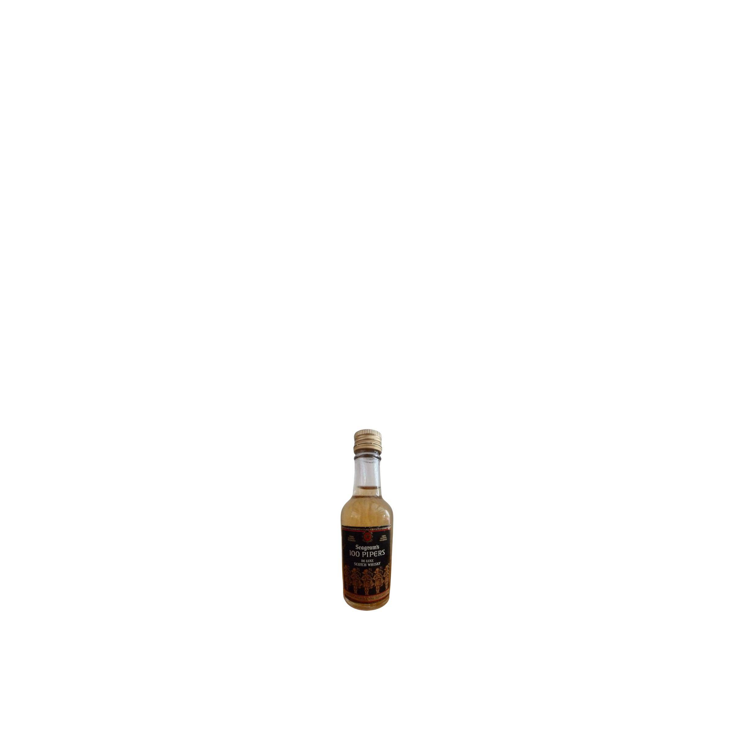 100 Pipers De Luxe Scotch Whisky