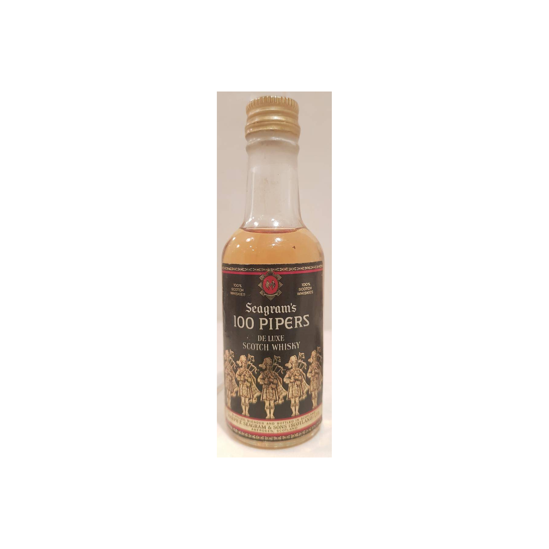 100 Pipers De Luxe Scotch Whisky