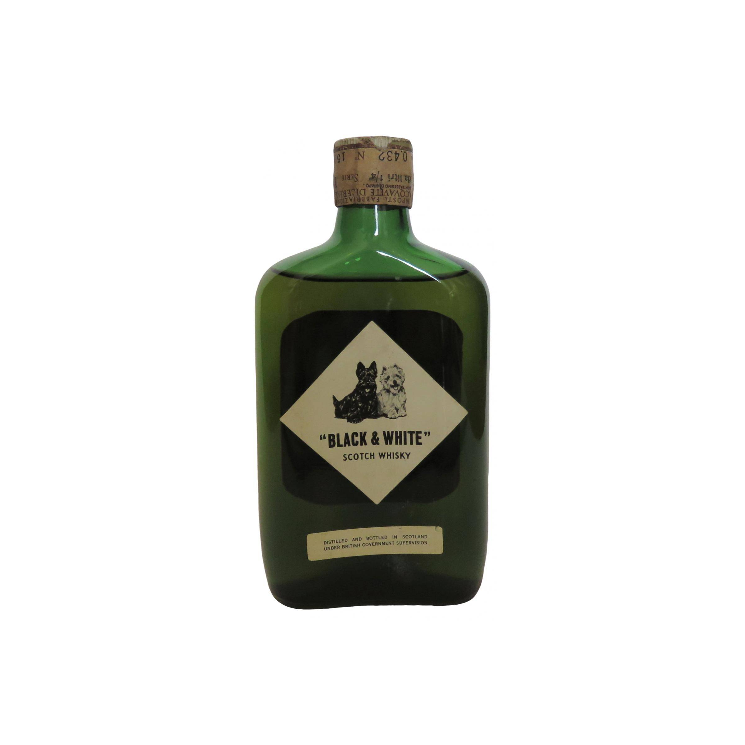 Black & White Blended Whisky 3