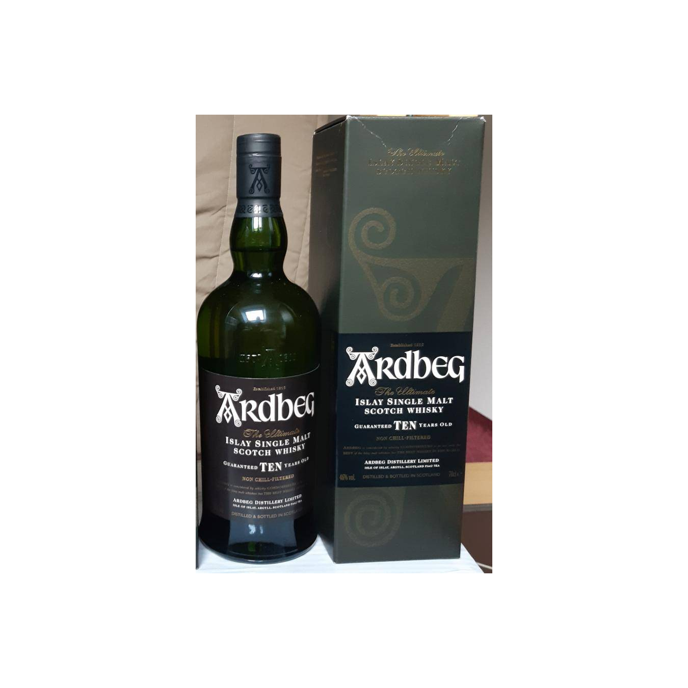 Ardbeg The Ultimate 10 Years Single Malt Whisky 2