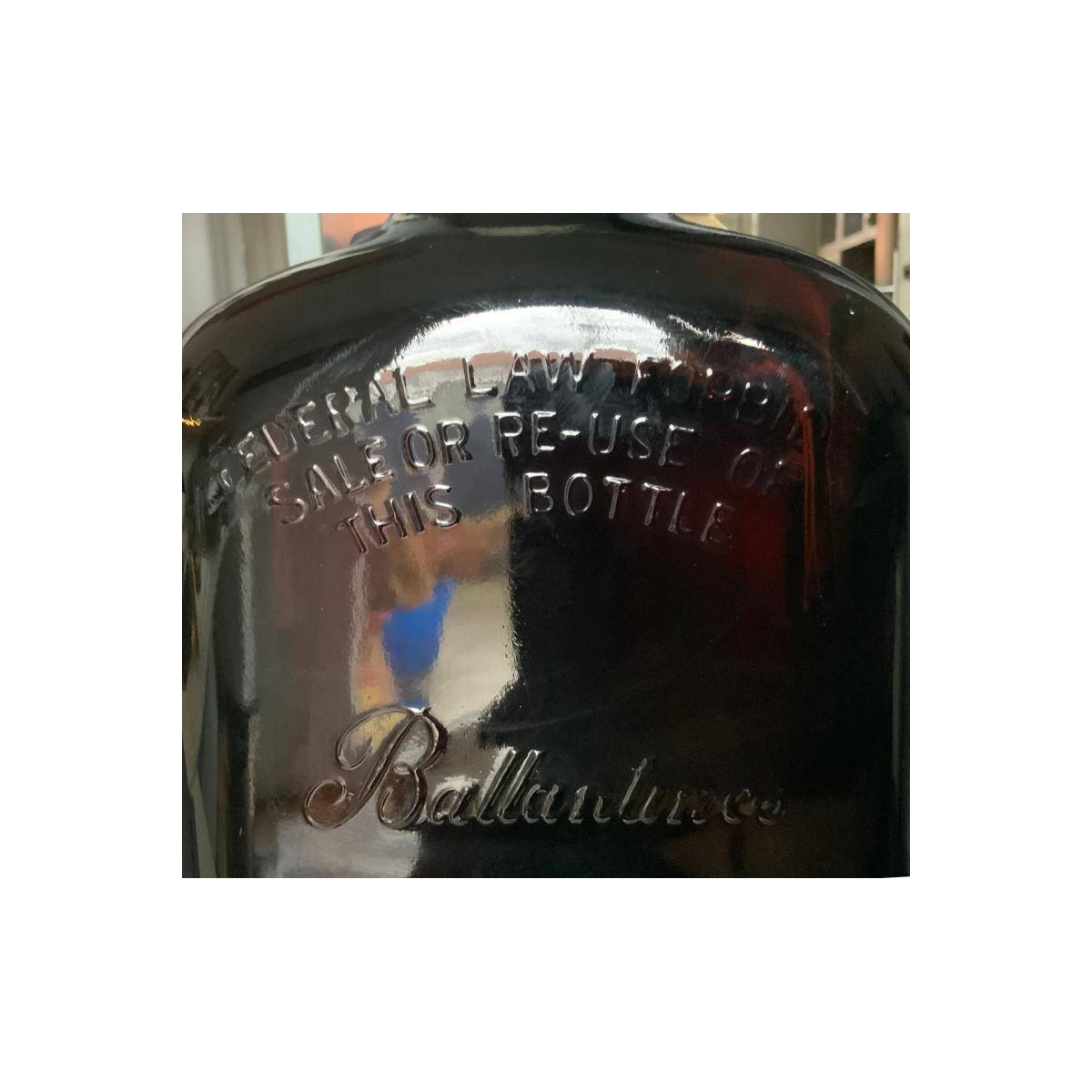 Ballantine's Finest Scotch Whisky 2