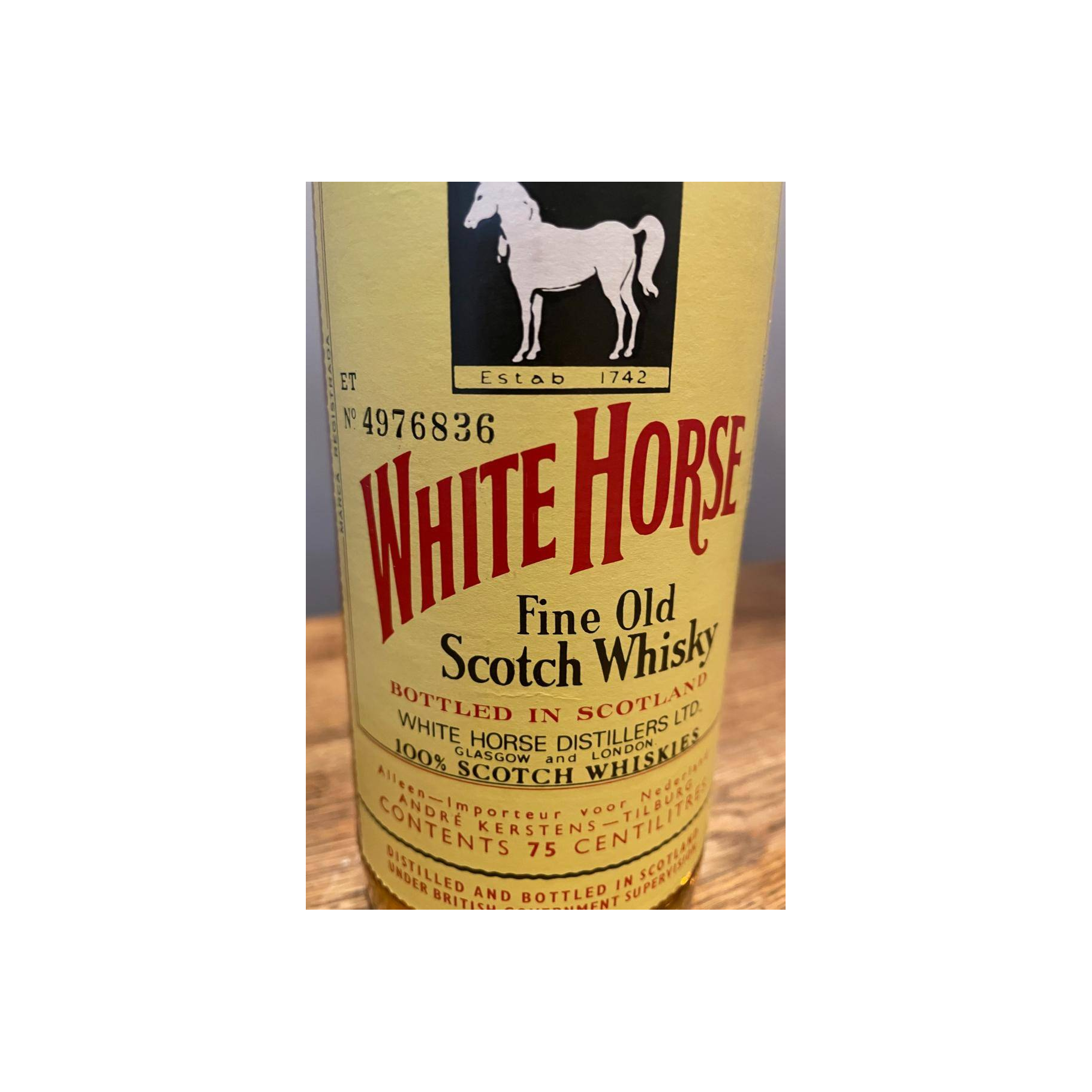 White Horse Blended Whisky 3