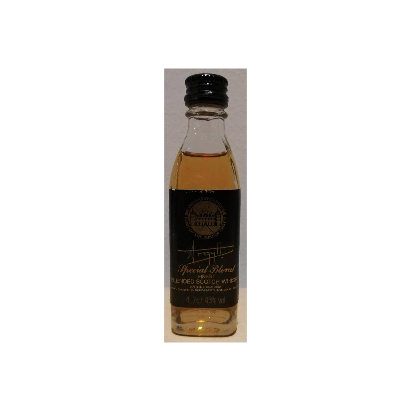 The Antiquary Blended Whisky 2