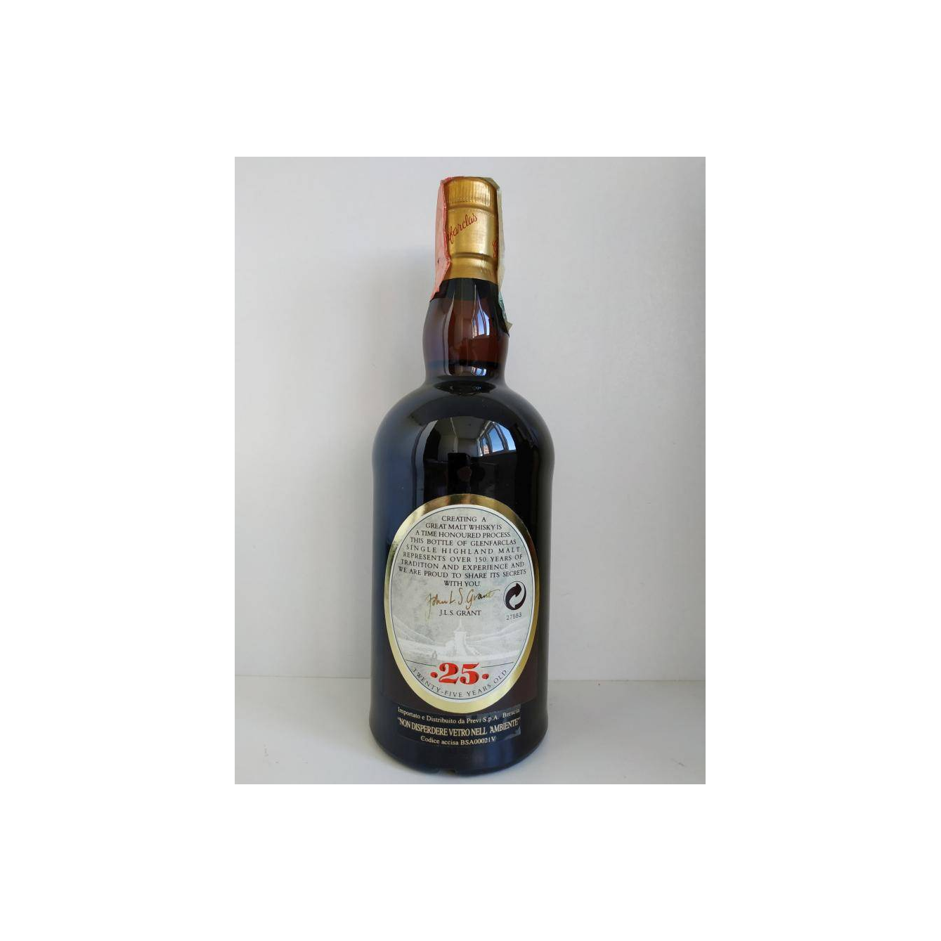 Glenfarclas 25 Years Single Malt Whisky 2