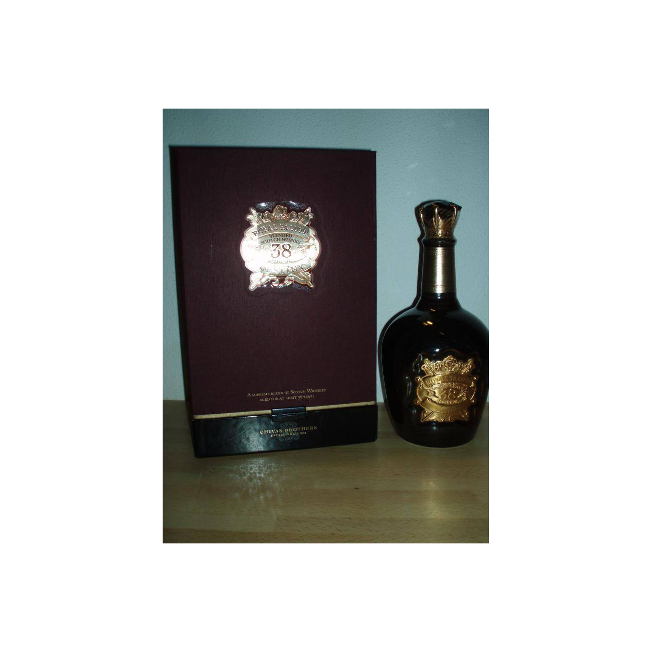Chivas Regal 38 Years Blended Whisky 2