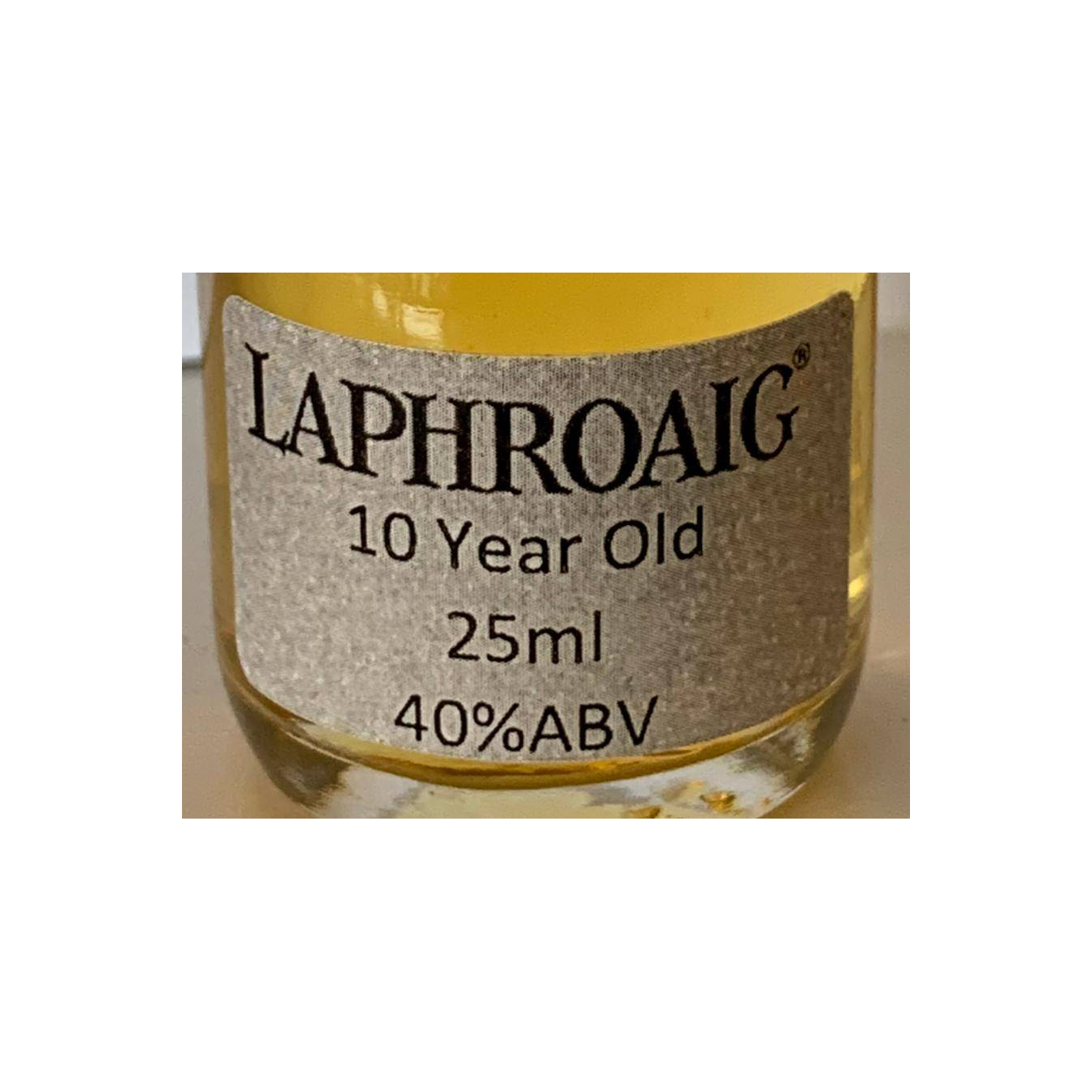 Laphroaig 10 Years Single Malt Whisky 3
