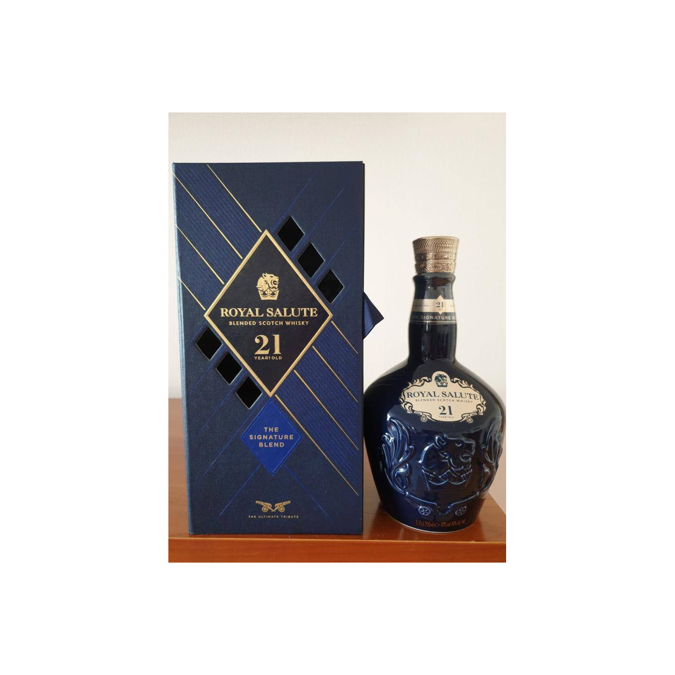 Chivas Regal 21 Years Blended Whisky 3