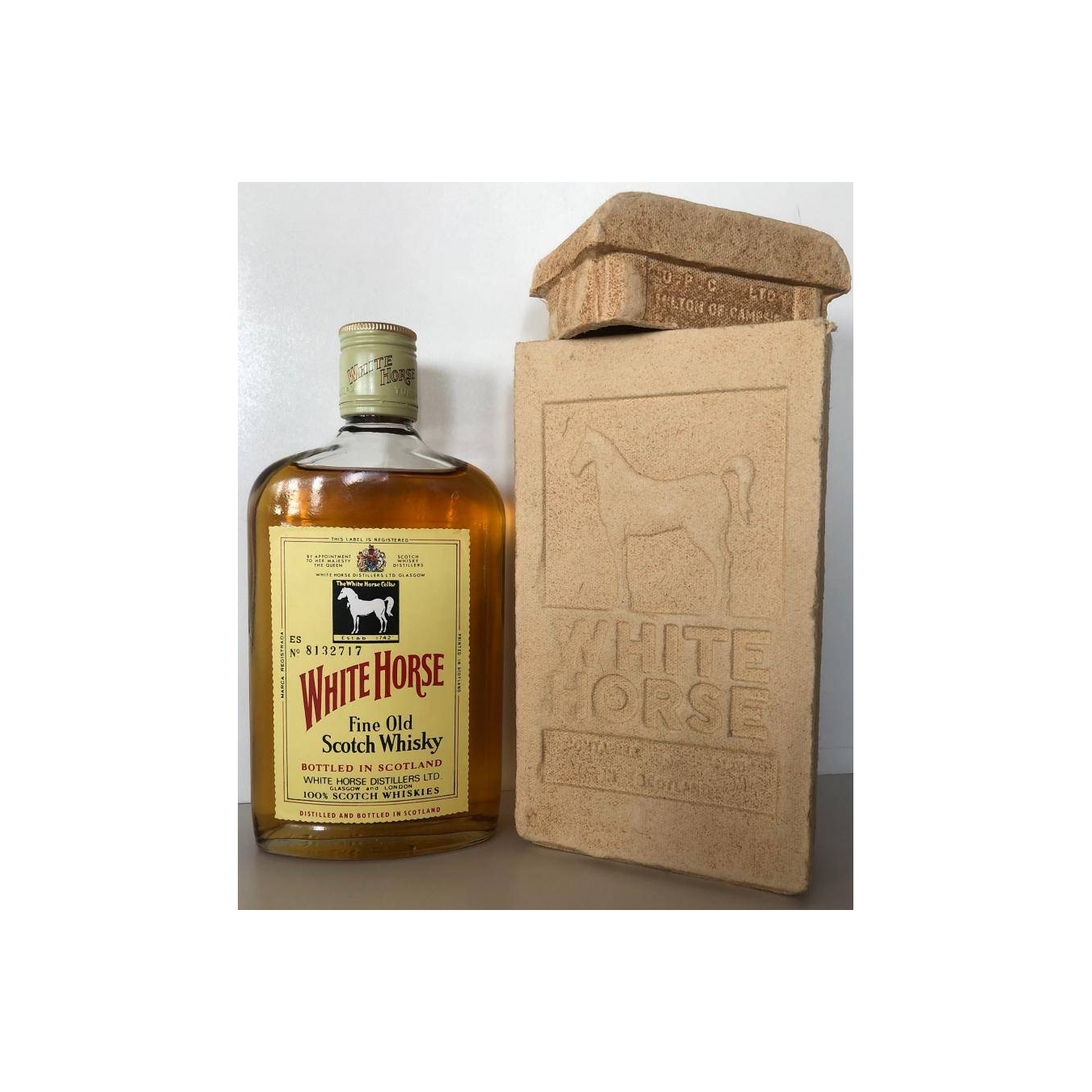 White Horse Blended Whisky 3