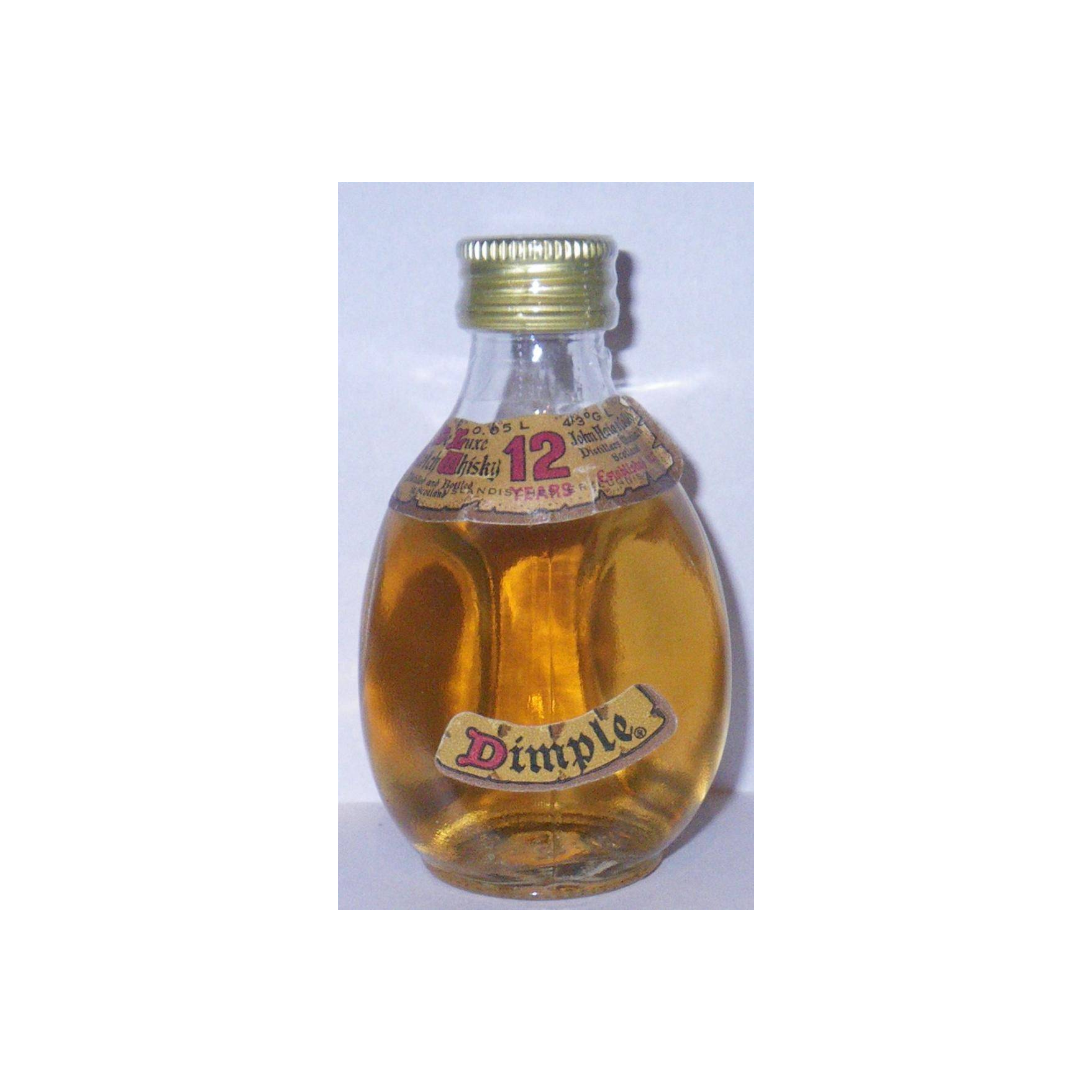 Dimple De Luxe Scotch Whisky 2