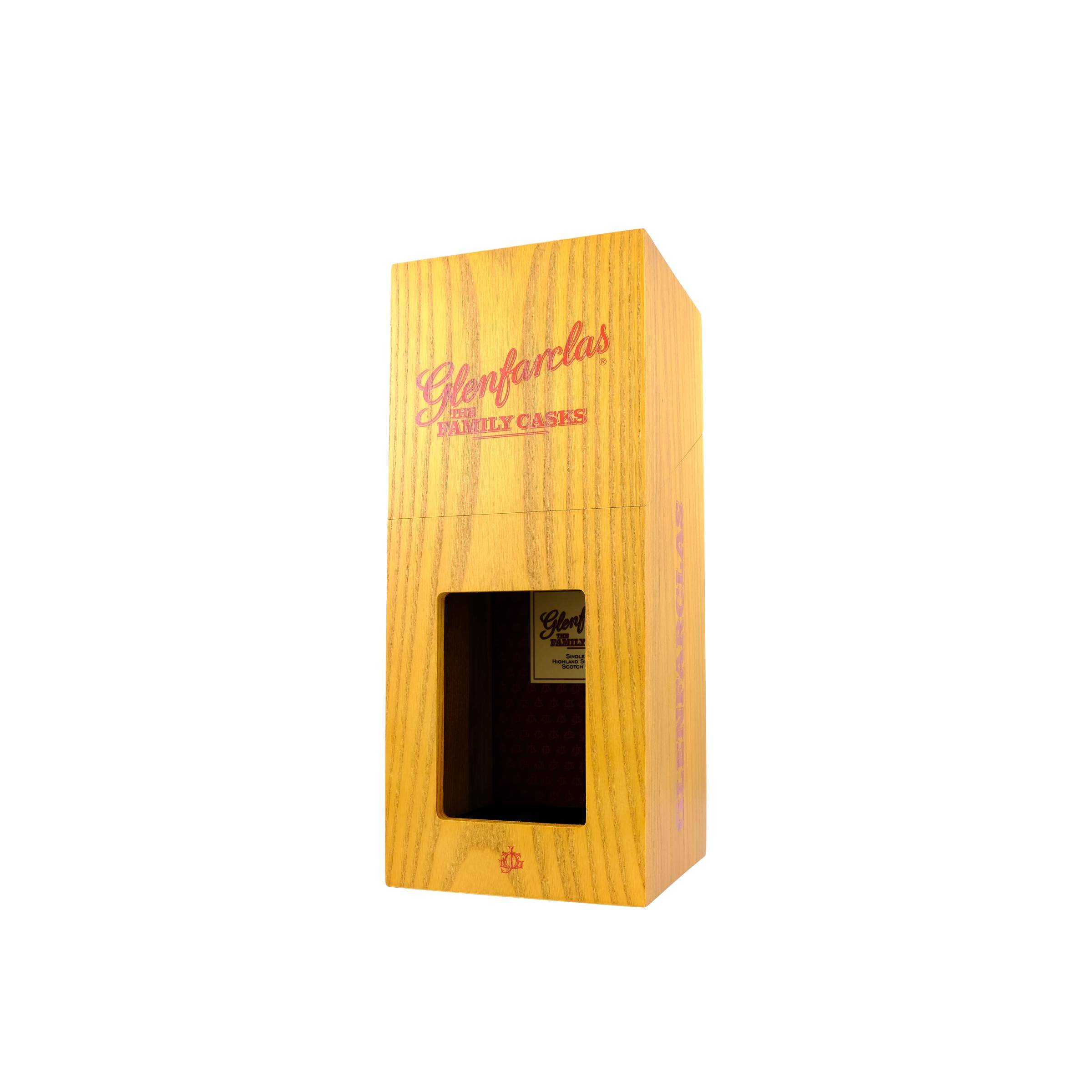 Glenfarclas 1982 36 Years Single Malt Whisky 3