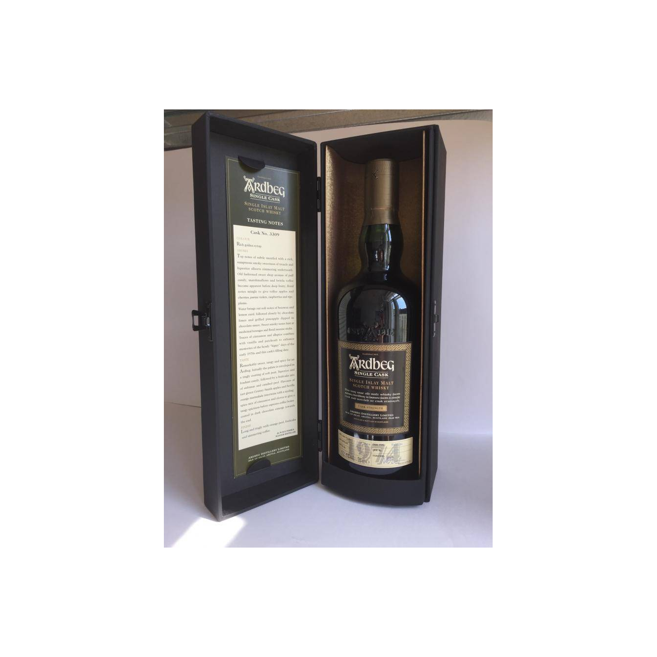 Ardbeg 1974 32 Years Single Malt Whisky 2