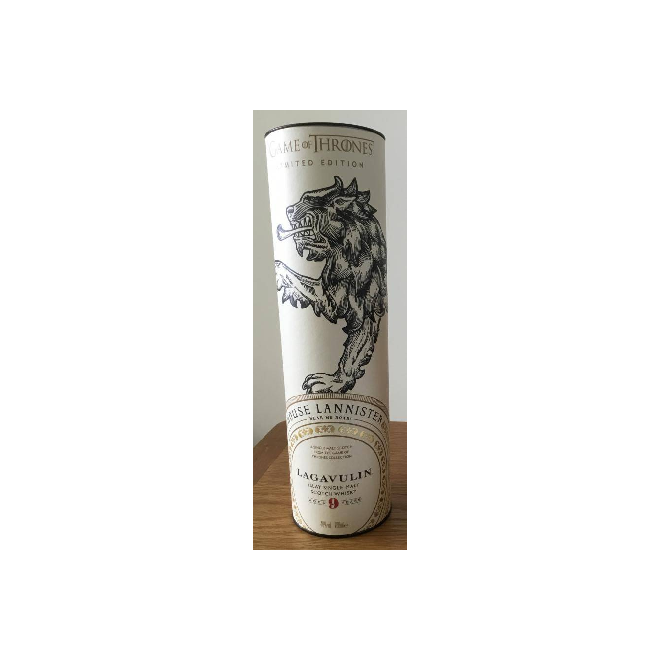 Lagavulin 9 Years Single Malt Whisky 2