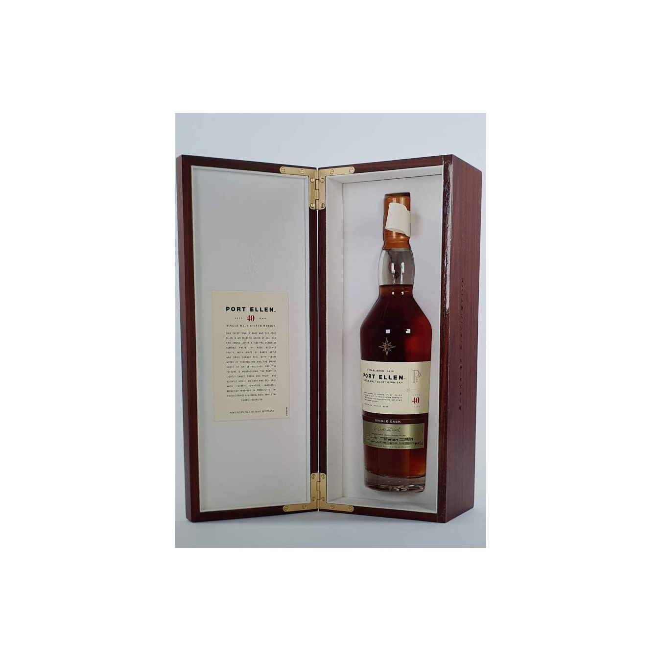 Port Ellen 1979 40 Years Single Malt Whisky 3