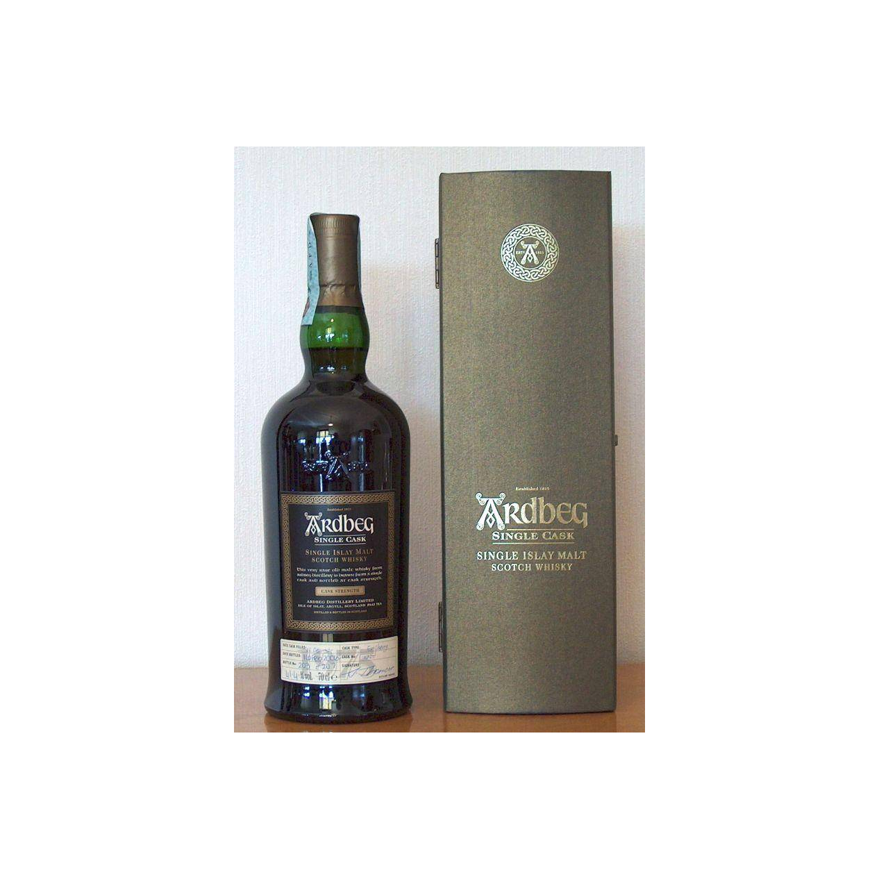 Ardbeg Single Cask 1975 30 Years Single Malt Whisky 2
